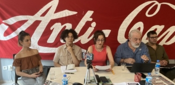 Kadıköy’de yapılan basın toplantısında, “Demokrasi hemen şimdi” başlıklı deklarasyondaki görüşler Tuna Emren, Ferda Keskin, Dila Ak, Tibet Şahin ve Deniz Güngören tarafından aktarıldı. Seçimlere dair deklarasyon: Umut sandıkta değil sokakta